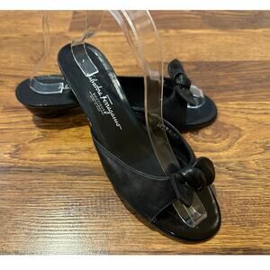 Salvatore Ferragamo Boutique Vara Bow Leather Mule Sandals – Black – Size 9.5B